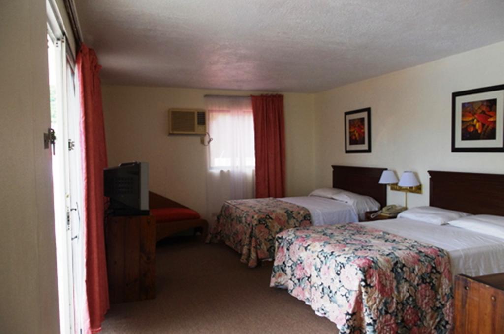 Bunker Hill Hotel Carlota Amalia Habitación foto
